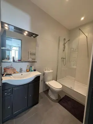 Salle de bains dans l'établissement Appartement au cœur du Vieil Antibes