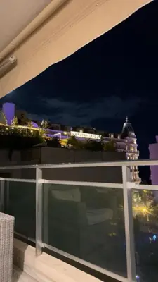 Balcon ou terrasse dans l'établissement Luxurious Apartment with Sea and Carlton View