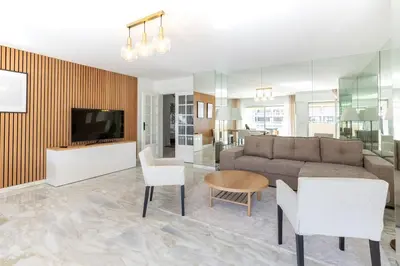 Coin salon dans l'établissement Luxurious Apartment with Sea and Carlton View