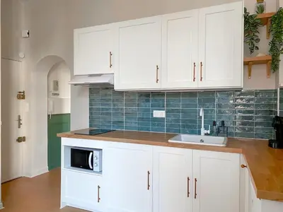 Cuisine ou kitchenette dans l'établissement Charmant 2P avec Balcon, Proche Centre
