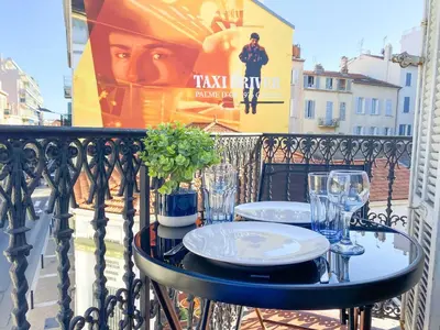 Balcon ou terrasse dans l'établissement Charmant 2P avec Balcon, Proche Centre
