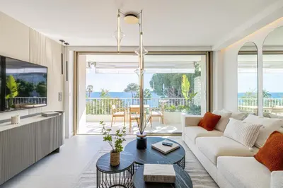 Coin salon dans l'établissement REF 1981 - Cannes sea view apartment Cannes Palm Beach