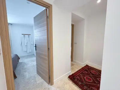 Salle de bains dans l'établissement Grand appartement rénové - Jardin et Parking - CZ