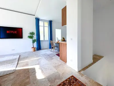 Cuisine ou kitchenette dans l'établissement Bel appartement rénové - Jardin et Parking - DA