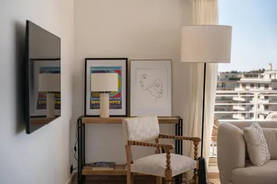 Télévision ou salle de divertissement dans l'établissement Appartement vue mer panoramique