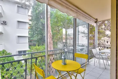 Balcon ou terrasse dans l'établissement T3 proche de la Croisette et Palais des Festivals