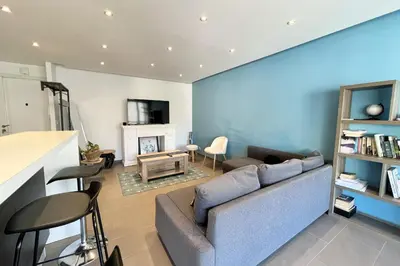 Coin salon dans l'établissement T2 apartment with terrace in Cannes