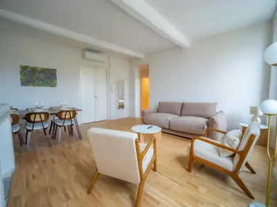 Coin salon dans l'établissement #201-Heart of Vieil Antibes - Place Nationale-High-End Newly Renovated & Furnished Appartment