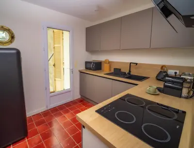 Cuisine ou kitchenette dans l'établissement #201-Heart of Vieil Antibes - Place Nationale-High-End Newly Renovated & Furnished Appartment