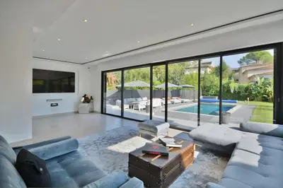 Piscine de l'établissement Villa Bella Vista # Piscine - Luxe et Sérénité au Cœur du Cannet ou située à proximité