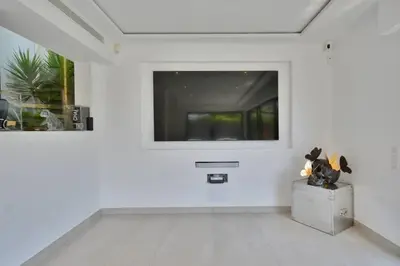 Plan de l'établissement Villa Bella Vista # Piscine - Luxe et Sérénité au Cœur du Cannet