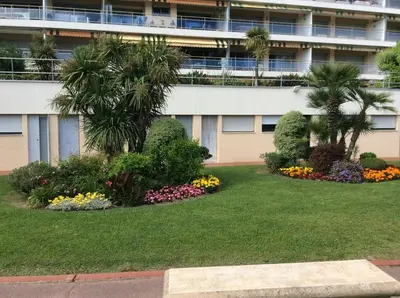 Jardin de l'établissement Studio cosy Cannes à 250 m de la plage, pointe Croisette