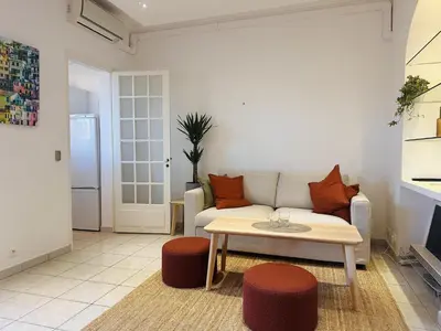 Coin salon dans l'établissement Bright one bedroom apartment in the center of Cannes13 minutes walk to the Palais des Festivals - 2290