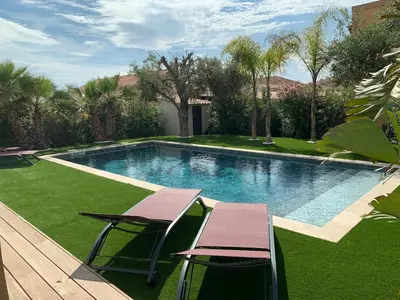 Piscine de l'établissement Villa Mona 