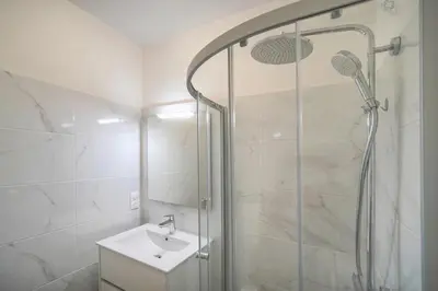 Salle de bains dans l'établissement Lumineux studio LOGGIA, Alexandre III- proche CROISETTE A0B203