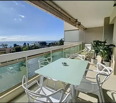 Balcon ou terrasse dans l'établissement Appartement Vue mer