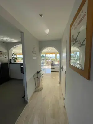 Cuisine ou kitchenette dans l'établissement Bel appartement Vue sur la Marina Classé 3 étoiles