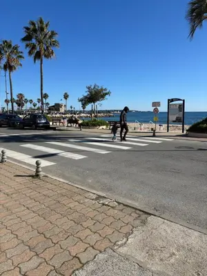 Vue générale sur la mer ou vue sur la mer prise depuis l'appartement