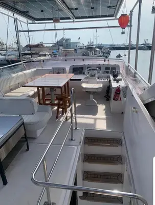 Coin salon dans l'établissement Golfe-Juan Yacht