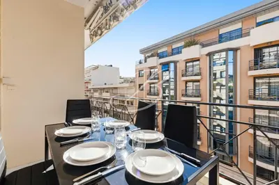 Balcon ou terrasse dans l'établissement Le Maubourg - Cannes terrasse near Beaches