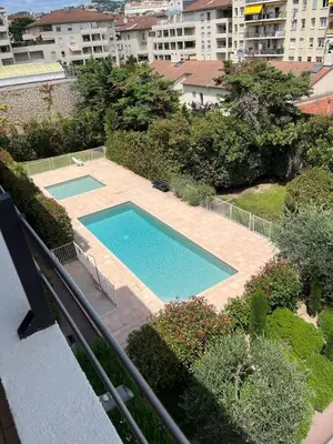 Piscine de l'établissement Studio centre Cannes, piscine, climatisation ou située à proximité