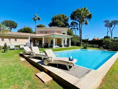Piscine de l'établissement Villa cap d'antibes ou située à proximité