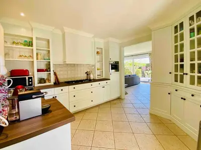 Cuisine ou kitchenette dans l'établissement Villa cap d'antibes