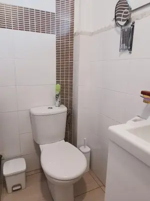Salle de bains dans l'établissement Juan-les-Pins, superbe studio vue mer grande Terrace cuisine séparée