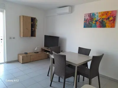 Télévision ou salle de divertissement dans l'établissement Cannes Centre-Ville, Clim, WiFi 2-4P