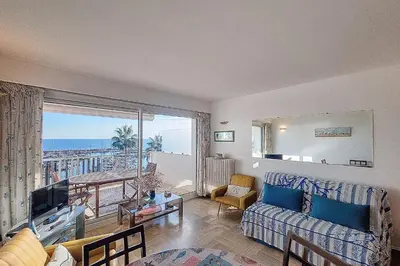Coin salon dans l'établissement Henri Camille Agency - Le Cap - 2 bedrooms Apt sea view