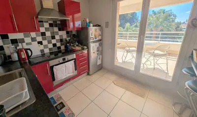 Cuisine ou kitchenette dans l'établissement Ref HORTENSE by Palmes d Or Properties