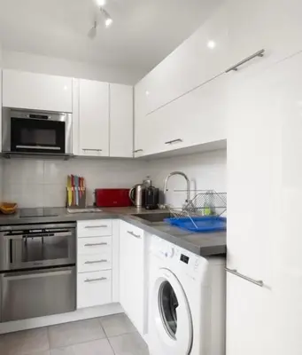 Cuisine ou kitchenette dans l'établissement Charmant Studio - Calme - Croisette & Plage à 7 min