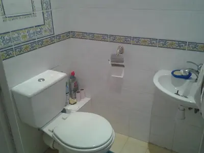 Salle de bains dans l'établissement Bienvenue à Marinastar Cote Azur 55m2confort, Vue mer, WiFi & garage