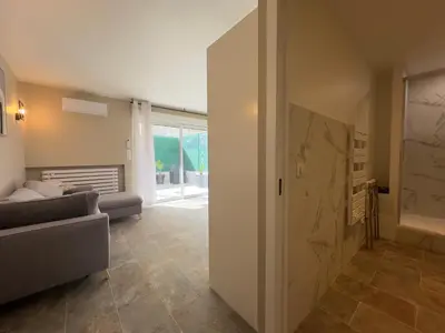 Salle de bains dans l'établissement COSY CASTILLE - Proche de la CROISETTE