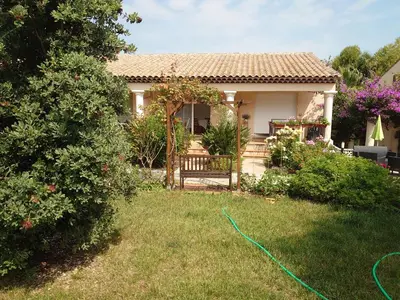 Jardin de l'établissement L'orangerai d'Antibes