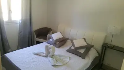Un ou plusieurs lits dans un hébergement de l'établissement Mas Provencal 8 pers, air-conditioned private pool