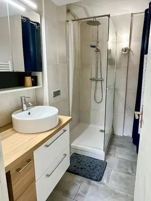 Salle de bains dans l'établissement App 4 pers avec terrasse
