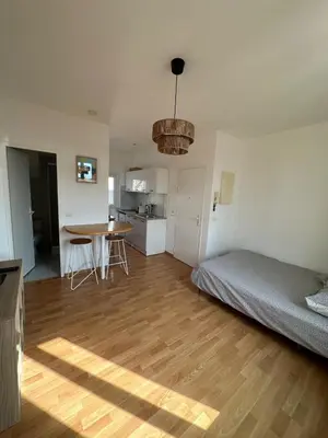 Cuisine ou kitchenette dans l'établissement NEW studio old Antibes