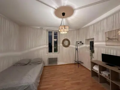 Un ou plusieurs lits dans un hébergement de l'établissement NEW studio old Antibes