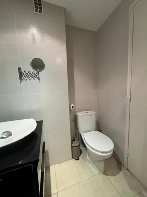Salle de bains dans l'établissement 90 m2 Palm Beach apartment with 2 balconies Very stylish and central