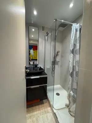 Salle de bains dans l'établissement 90 m2 Palm Beach apartment with 2 balconies Very stylish and central