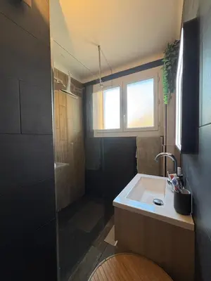 Salle de bains dans l'établissement INAYA l 3 pièces l Vieille ville l Centre l Terrasse l Plage