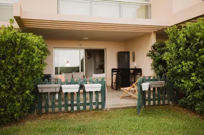Jardin de l'établissement Villeneuve Loubet - Proximité Marina Baie des Anges - Front de Mer - Parking privé