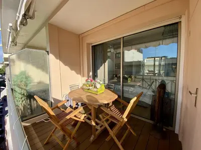Balcon ou terrasse dans l'établissement Cannes - Latour-Maubourg - 2 P rénové tout confort
