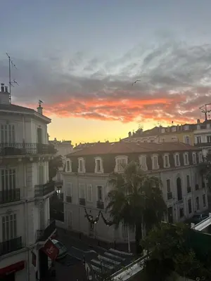 Lever ou coucher de soleil vu de l'appartement ou à proximité