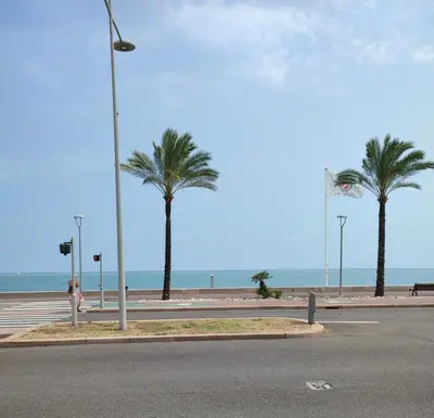 Vue générale sur la mer ou vue sur la mer prise depuis l'appartement