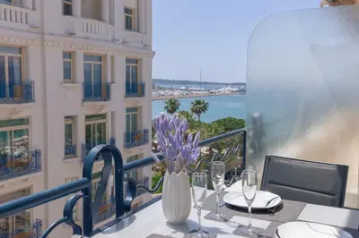 Balcon ou terrasse dans l'établissement Croisette Star - Bd Croisette