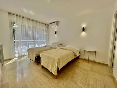 Un ou plusieurs lits dans un hébergement de l'établissement 90 m2, 5 min walk to Croisette, Basse Californie