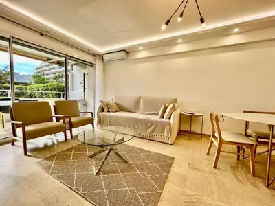 Coin salon dans l'établissement 90 m2, 5 min walk to Croisette, Basse Californie