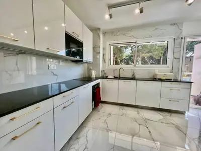 Cuisine ou kitchenette dans l'établissement 90 m2, 5 min walk to Croisette, Basse Californie